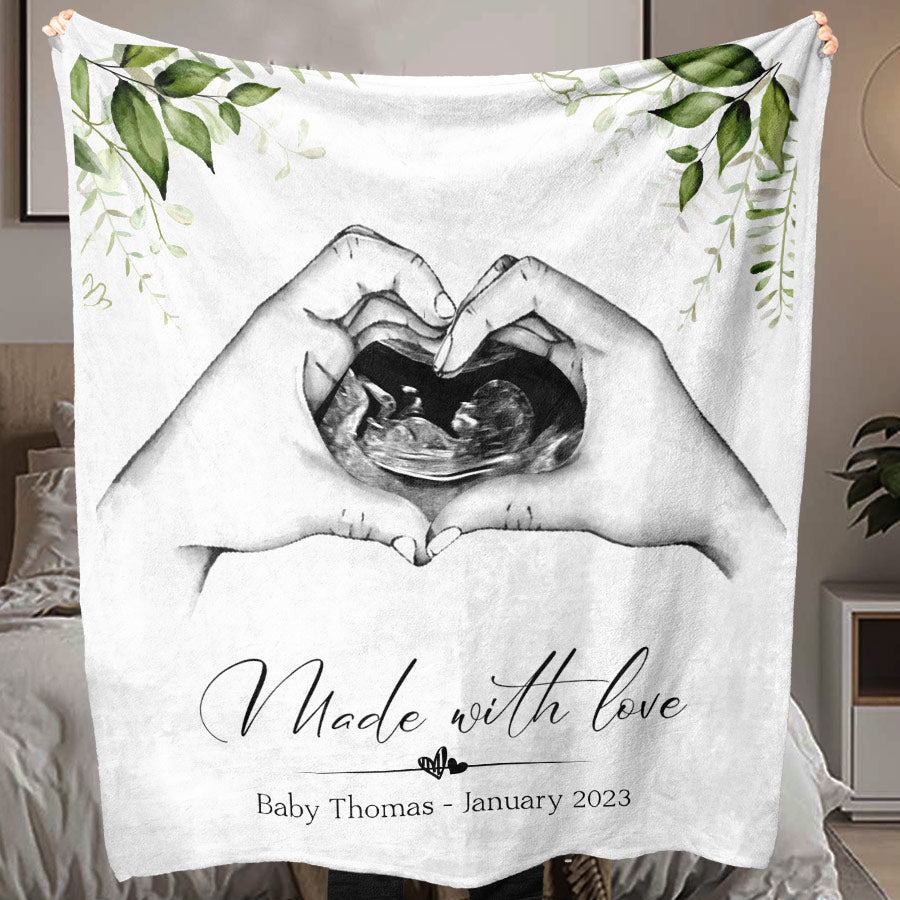 Customized Mother’s Day Gifts for New Moms